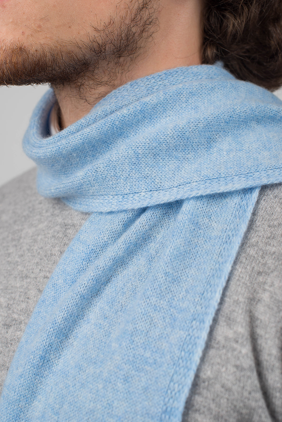 Mini Schal 100 % Kaschmir, Farbe Himmel, Ansicht 3 | Dalle Piane Cashmere
