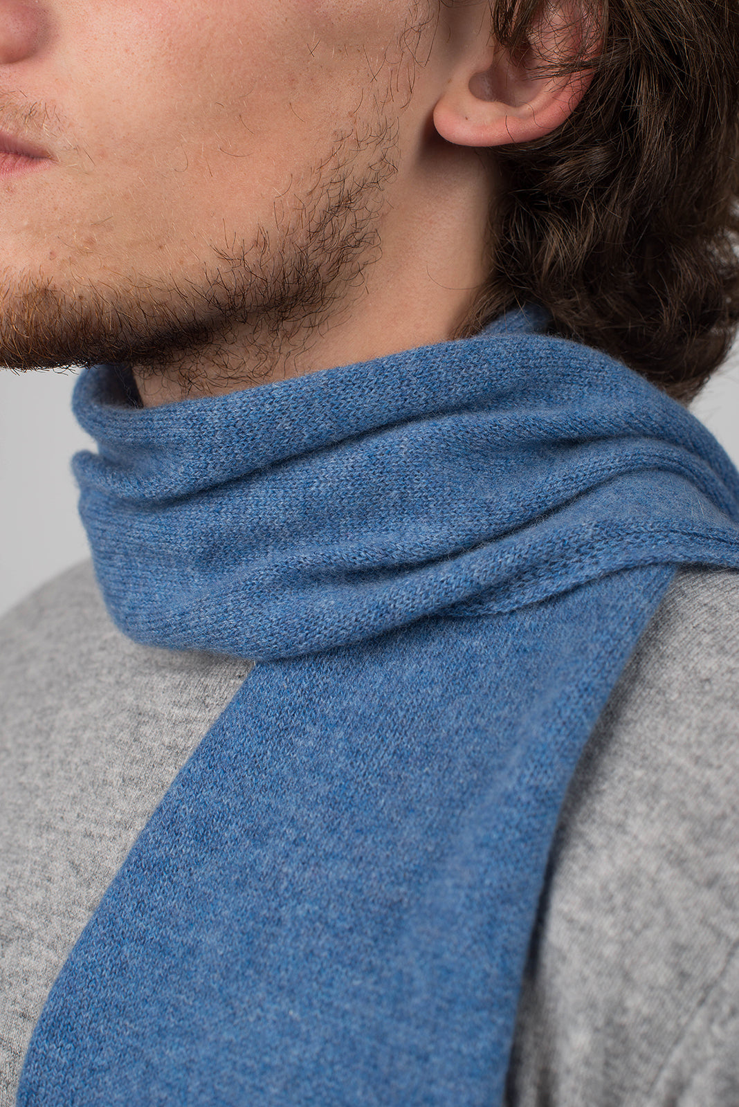 Mini Schal 100 % Kaschmir, Farbe Hellblau, Ansicht 3 | Dalle Piane Cashmere