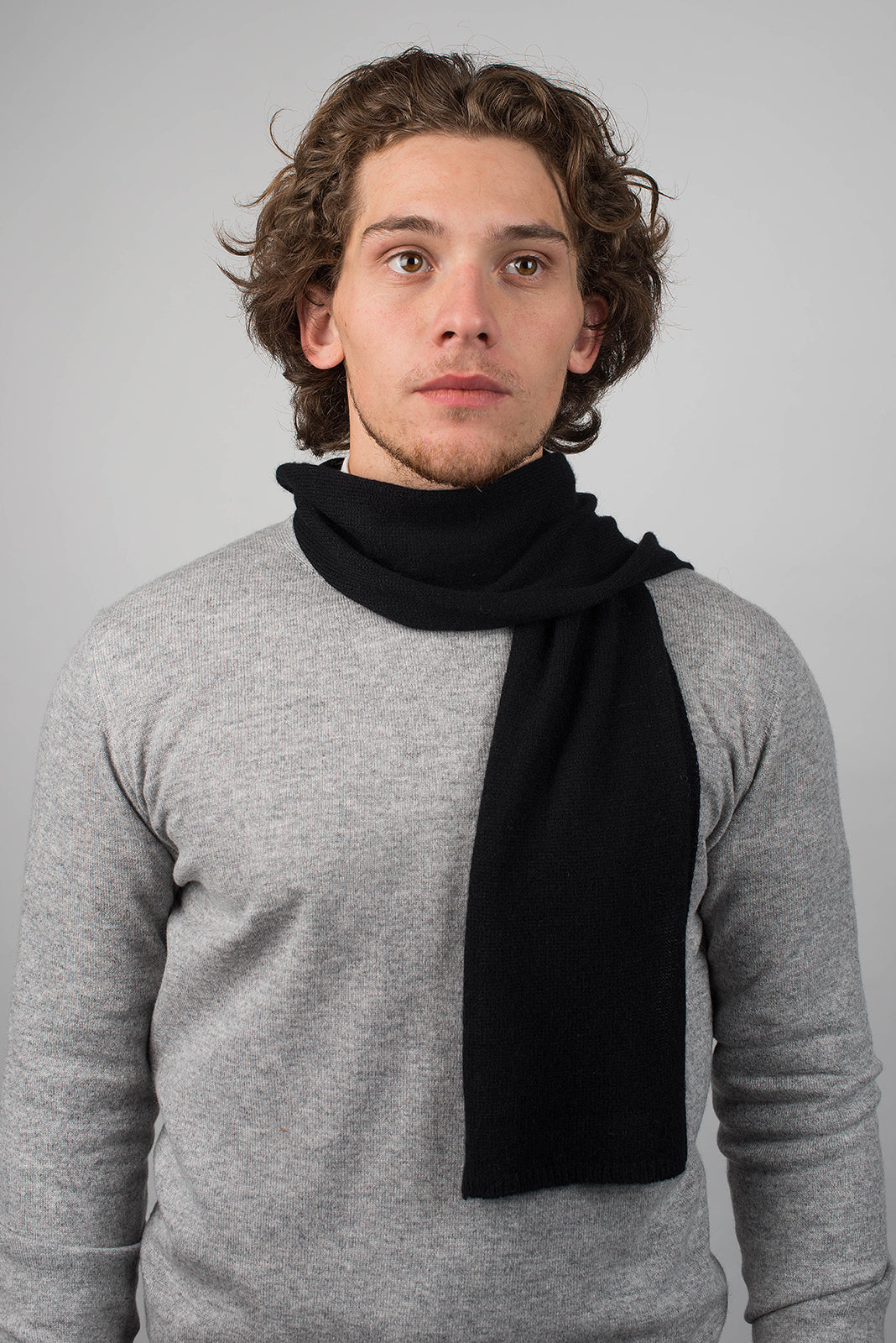 Mini Schal 100 % Kaschmir, Farbe Schwarz, Ansicht 2 | Dalle Piane Cashmere