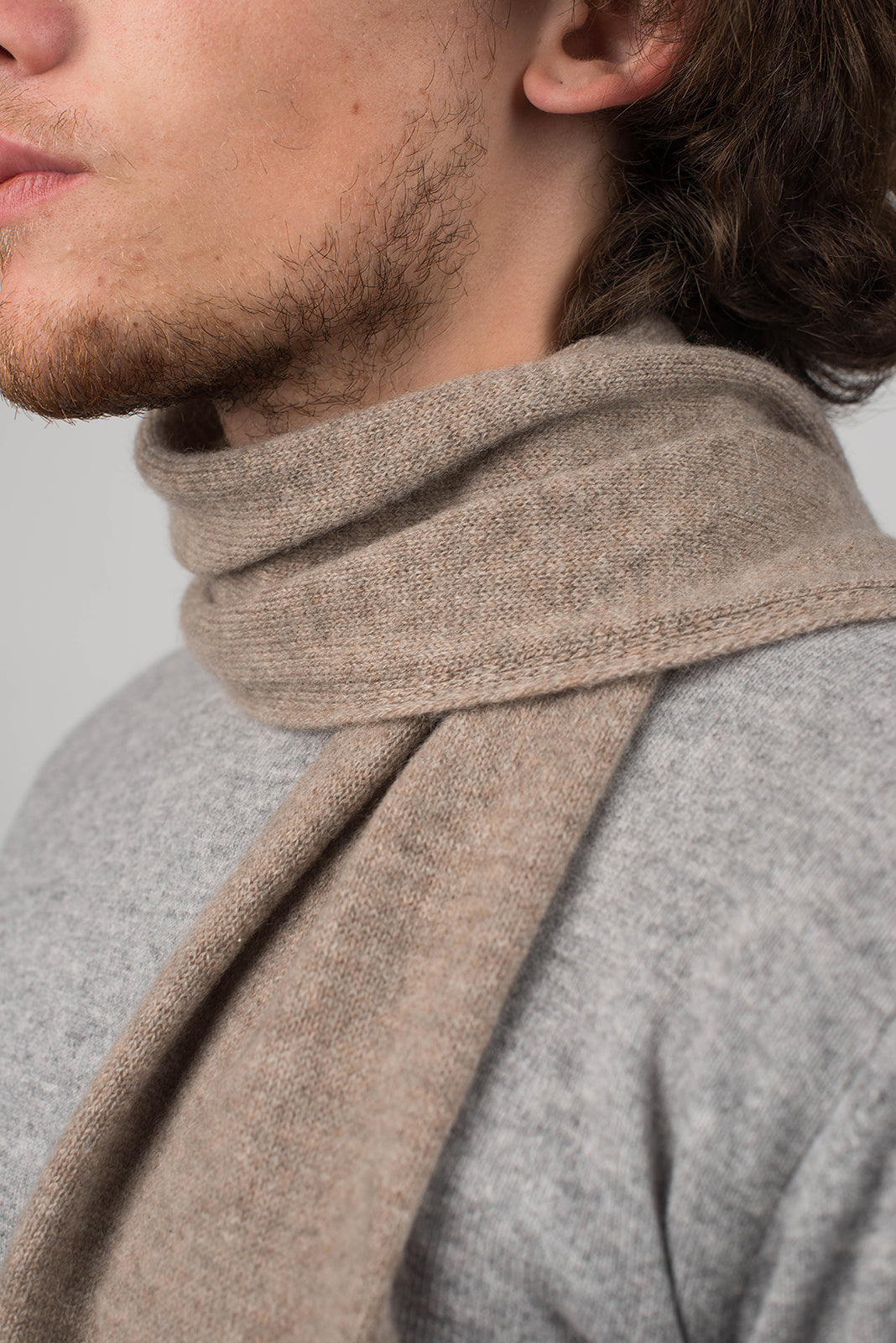 Mini Schal 100 % Kaschmir, Farbe Nerz, Ansicht 3 | Dalle Piane Cashmere