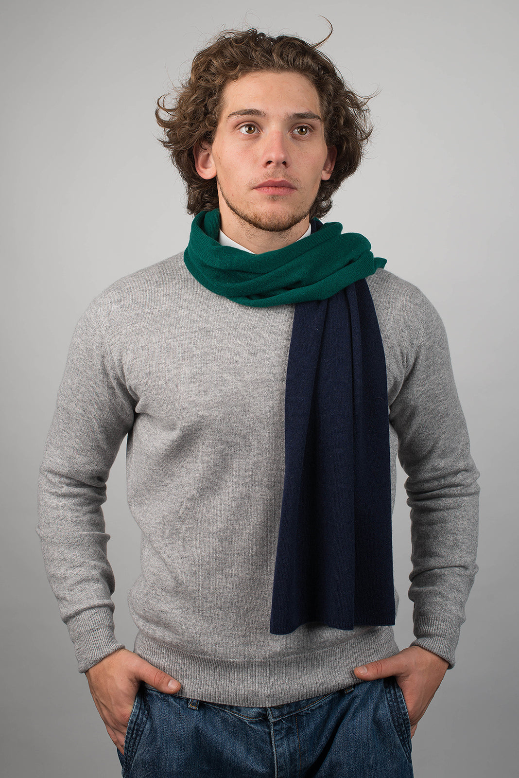 Zweifarbiger Schal 100 % Kaschmir, Farbe Blau-Grün, Ansicht 2 | Dalle Piane Cashmere