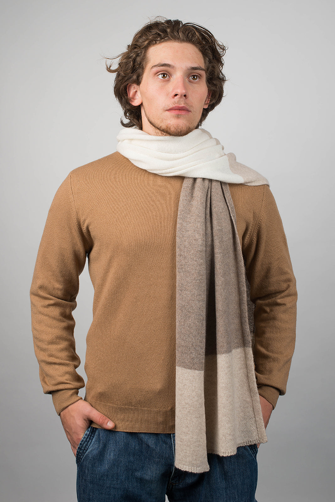 Herrenschal aus 100 % Kaschmir in drei Tönen, Farbe Beige-Nerz-Creme, Ansicht 2 | Dalle Piane Cashmere