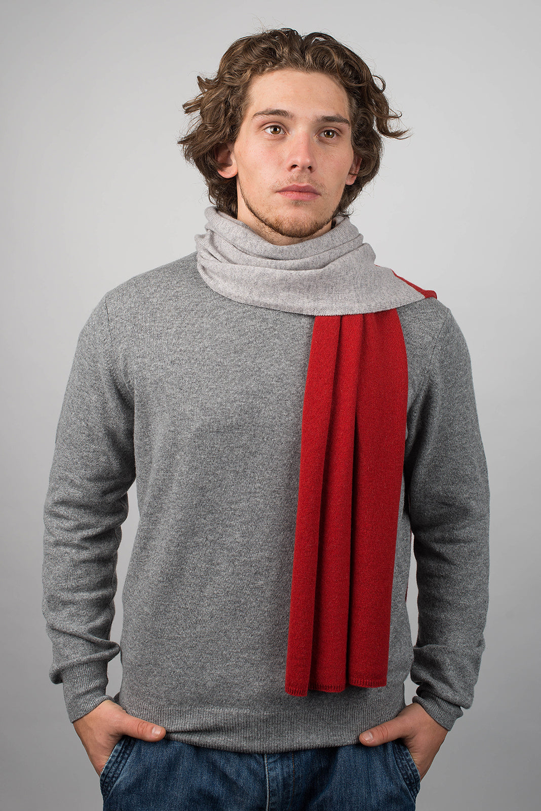 Zweifarbiger Schal 100 % Kaschmir, Farbe Rot-Grau, Ansicht 2 | Dalle Piane Cashmere