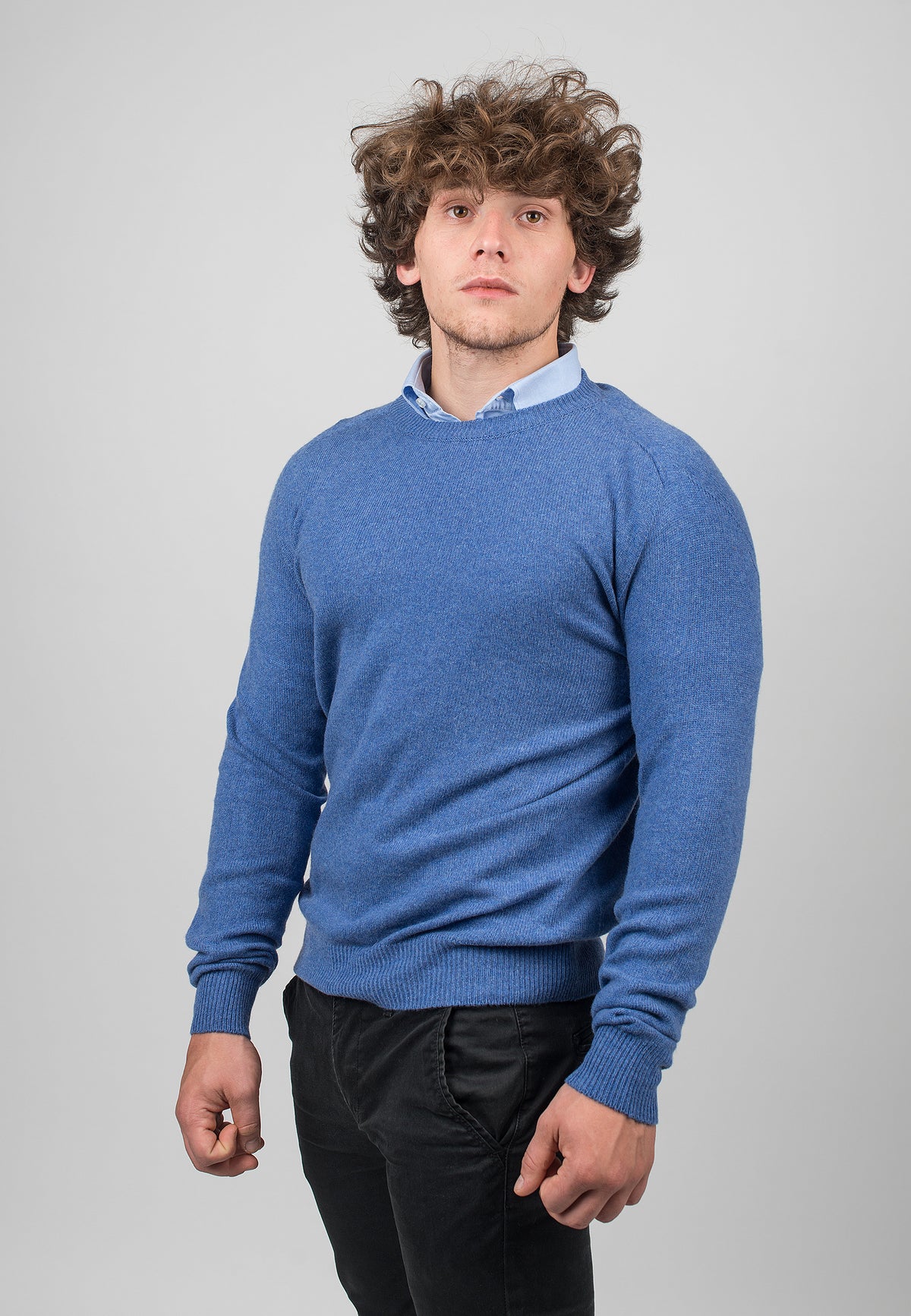 Herren-Rundhalspullover aus regeneriertem Kaschmir, Farbe Hellblau, Ansicht 2 | Dalle Piane Cashmere