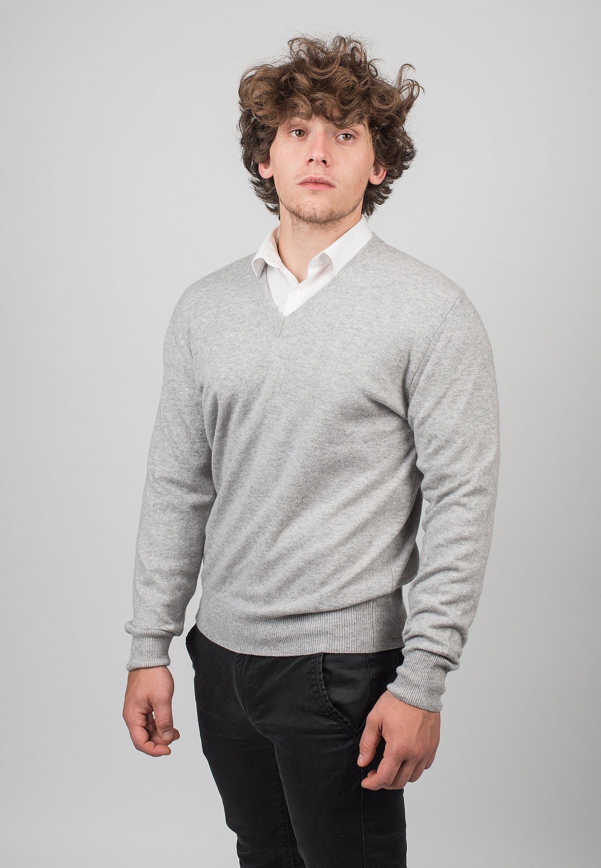 V-Ausschnitt 100 % Kaschmir, Farbe Grau, Ansicht 2 | Dalle Piane Cashmere
