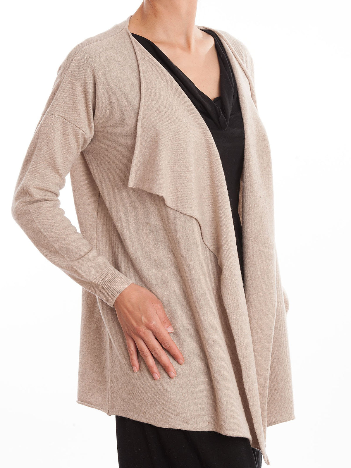 Strickjacke mit Wasserfallkragen aus Kaschmirmischung, Farbe Beige, Ansicht 2 | Dalle Piane Cashmere