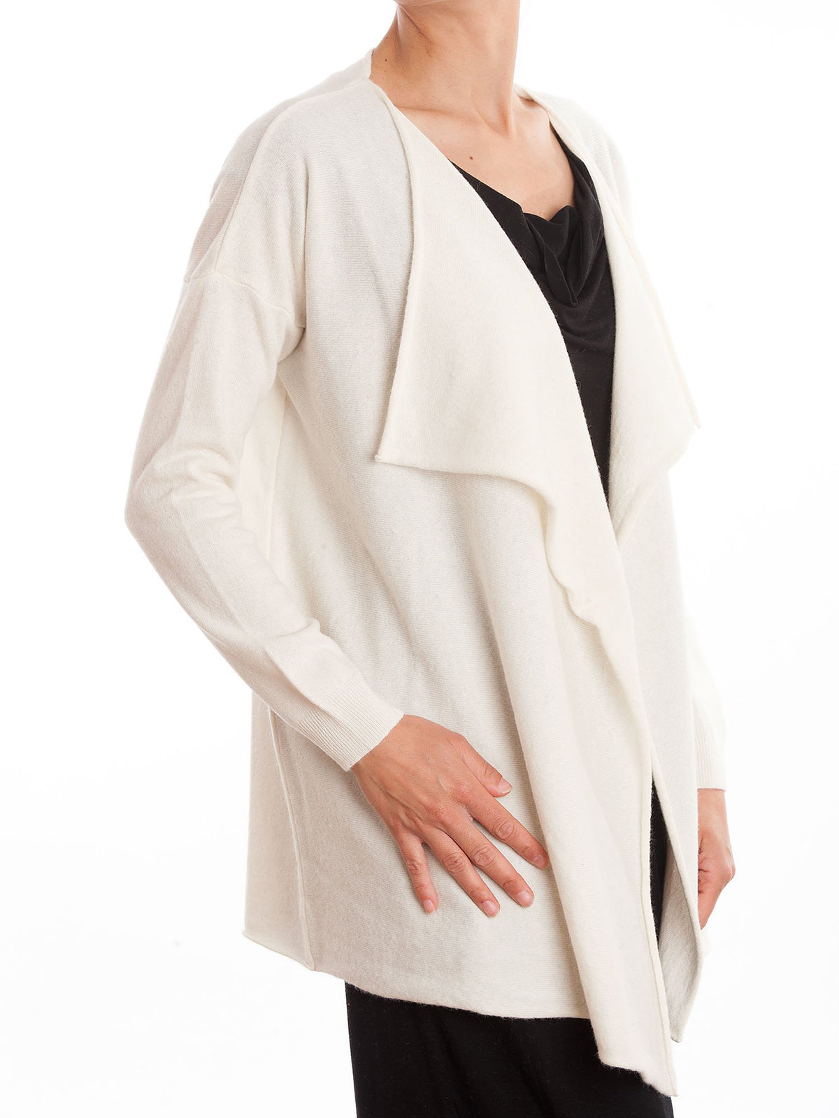 Strickjacke mit Wasserfallkragen aus Kaschmirmischung, Farbe Creme, Ansicht 2 | Dalle Piane Cashmere