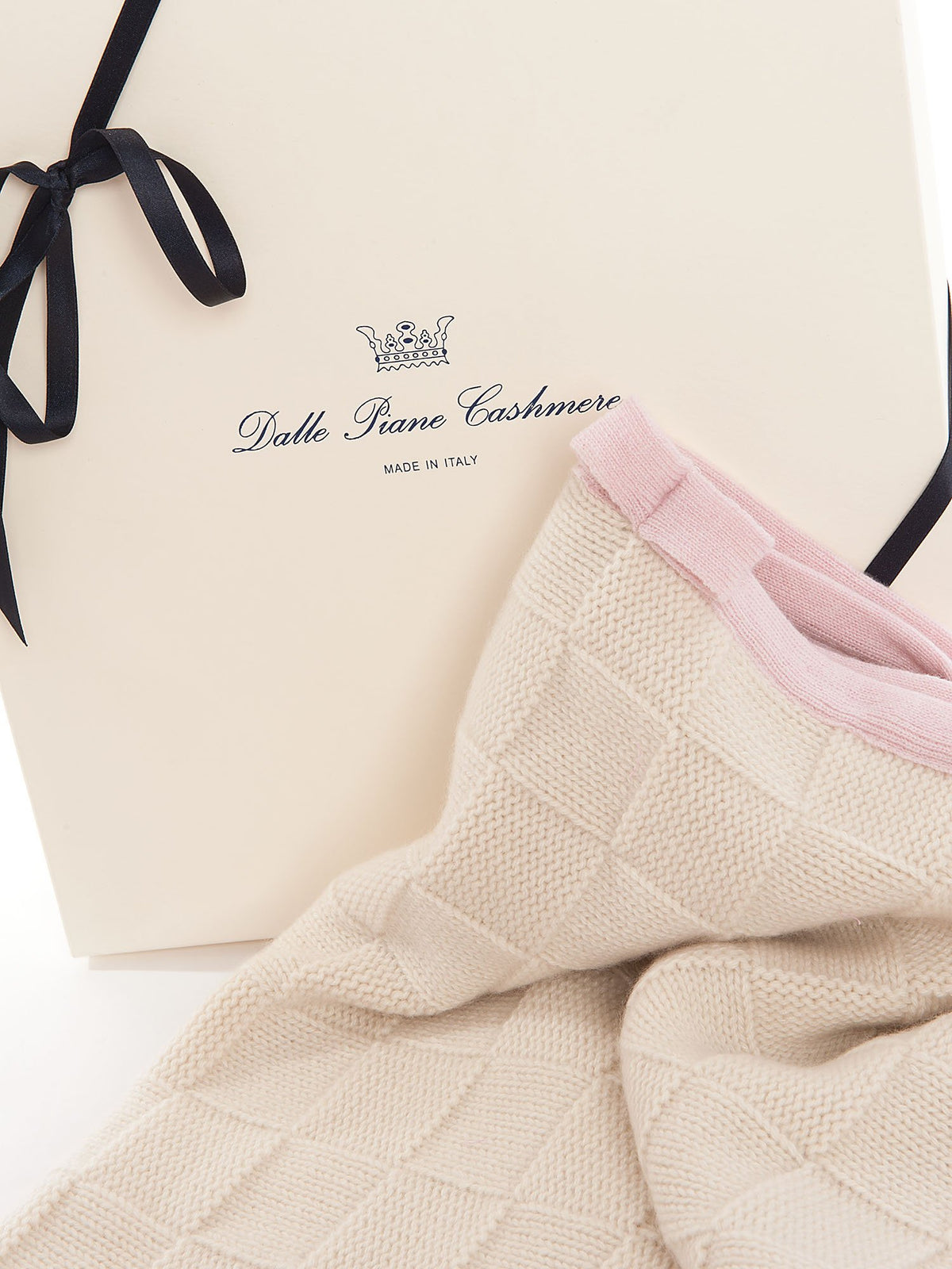 Babydecke 100 % Kaschmir, Farbe Rosa, Ansicht 2 | Dalle Piane Cashmere