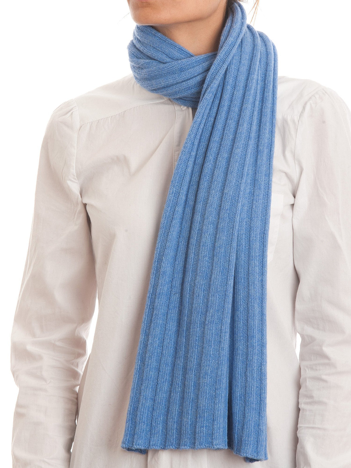 Schal und Mütze Set aus Kaschmirmischung, Farbe Hellblau, Ansicht 2 | Dalle Piane Cashmere