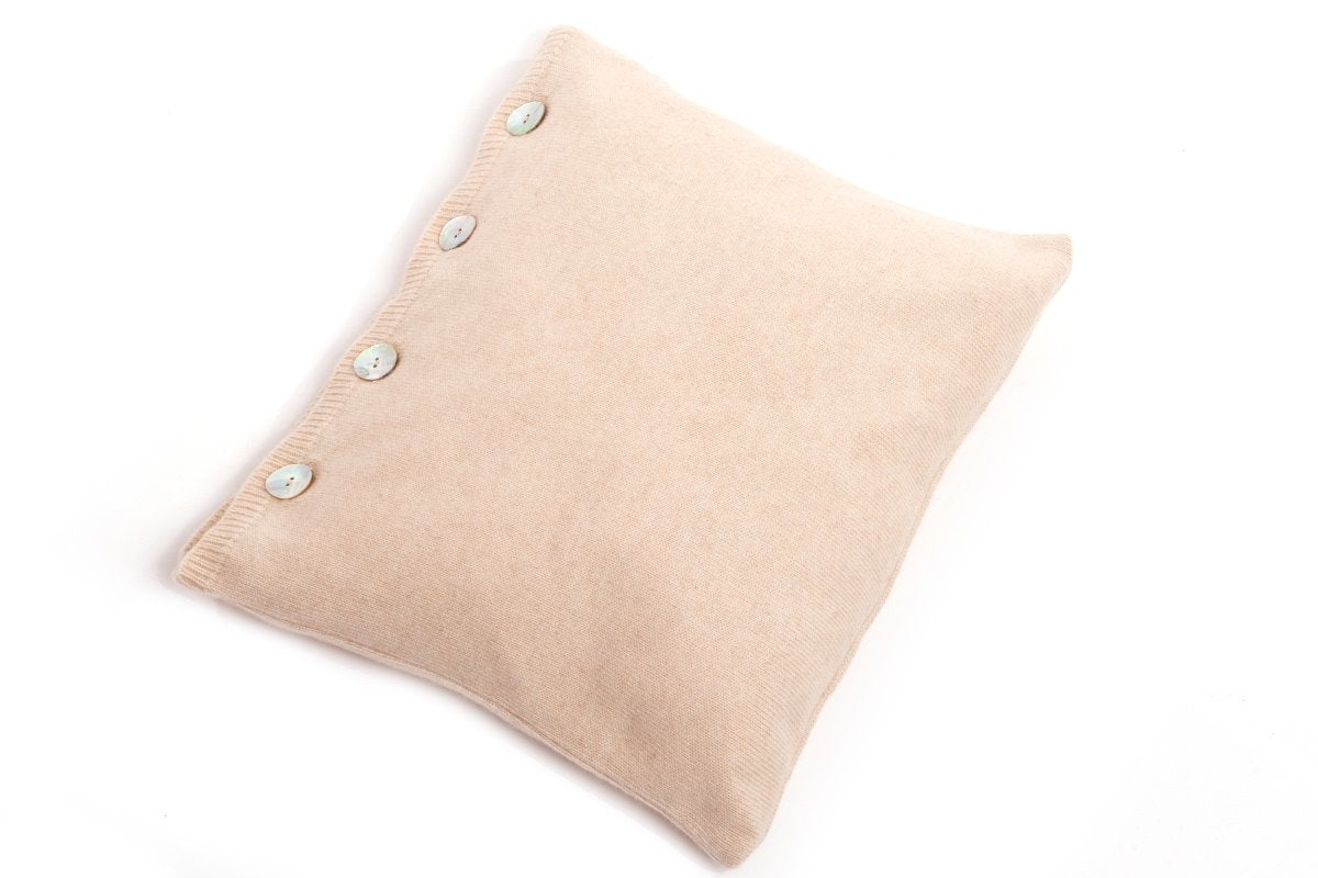 Kissen aus 100 % Kaschmir mit Knöpfen, Farbe Beige | Dalle Piane Cashmere