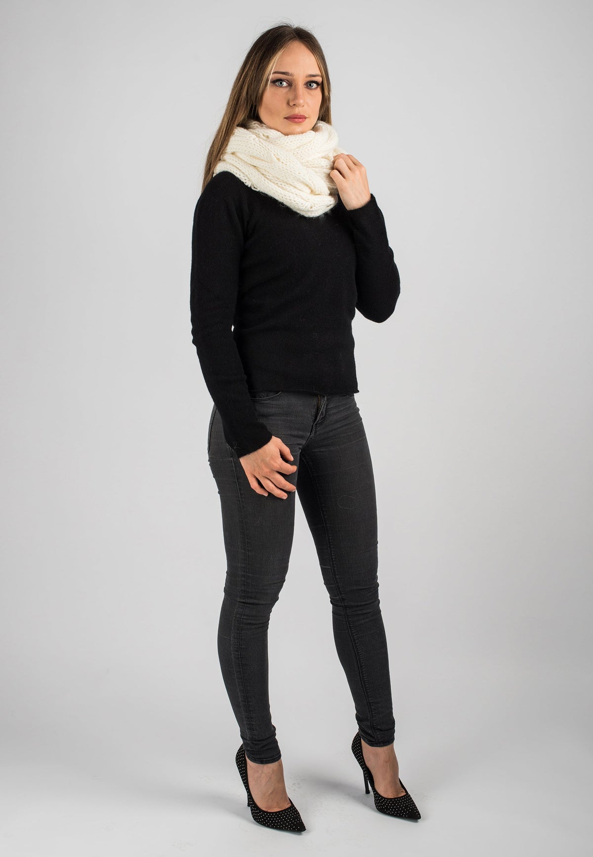 Schal mit Zöpfen, Farbe Creme, Ansicht 4 | Dalle Piane Cashmere