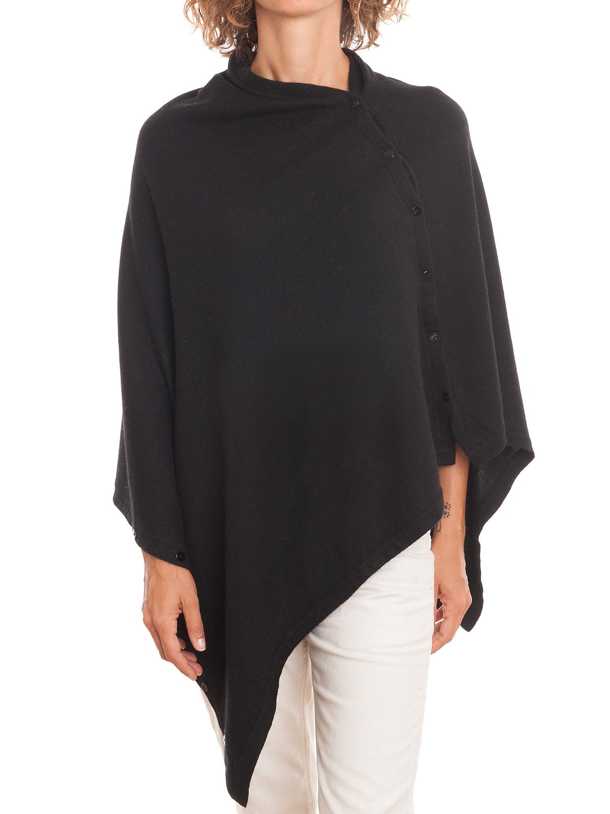 Poncho aus Kaschmirmischung mit Knöpfen, Farbe Schwarz | Dalle Piane Cashmere