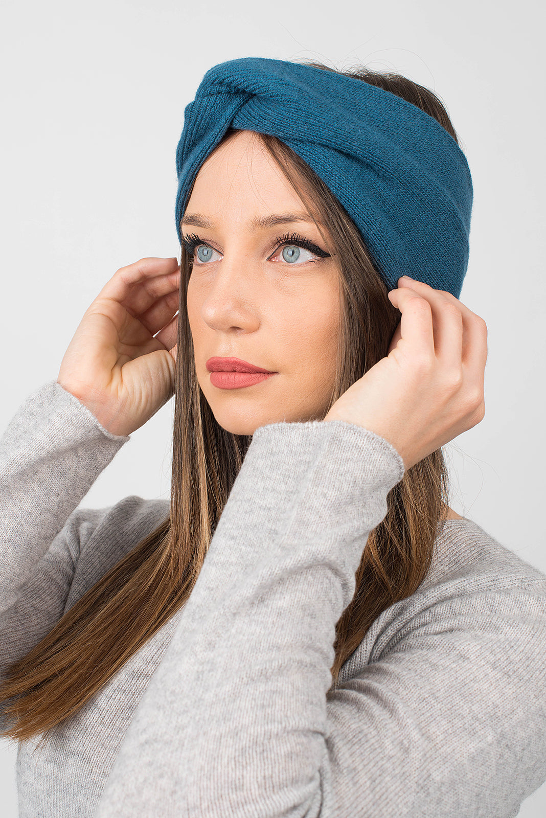 Haarband aus Kaschmir-Mischgewebe, Farbe Petroleum, Ansicht 2 | Dalle Piane Cashmere