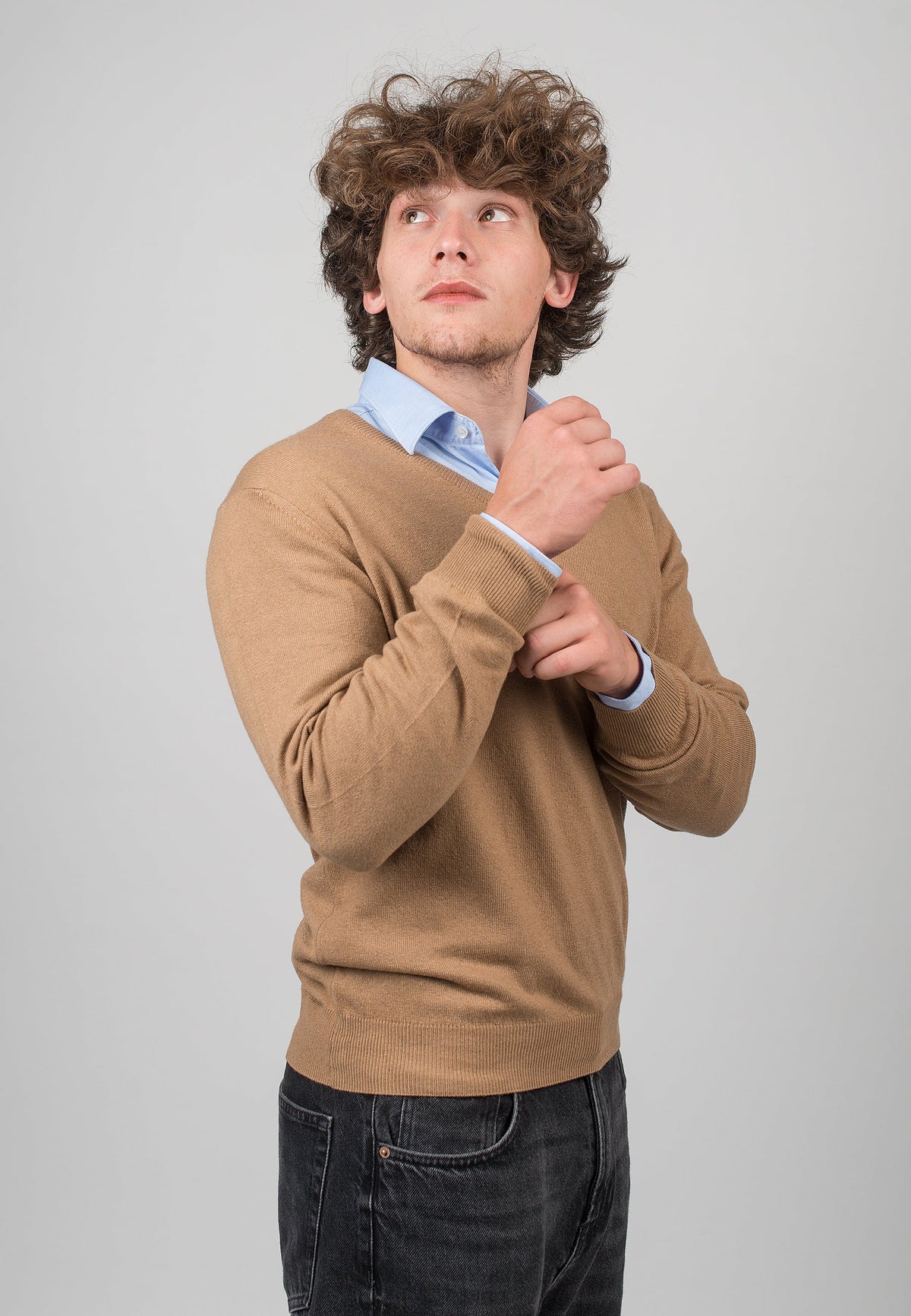 V-Ausschnitt aus Kaschmirmischung, Farbe Kamel, Ansicht 3 | Dalle Piane Cashmere